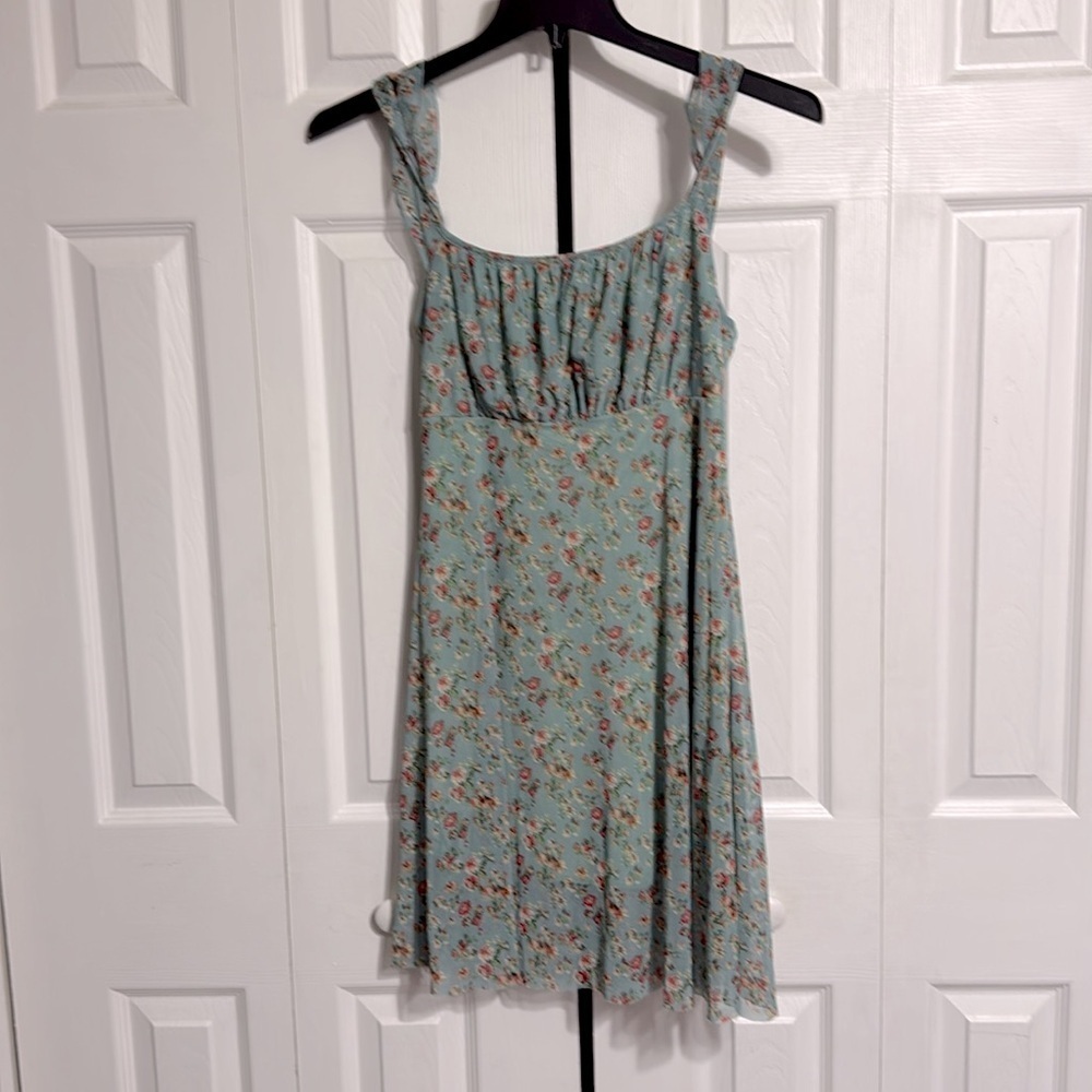 See you Monday green floral short lined dress size LARGE